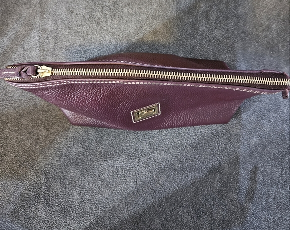 Dooney & Burke Burgandy Men's Toiletry Bag with Textured Finish - Picture 3 of 15